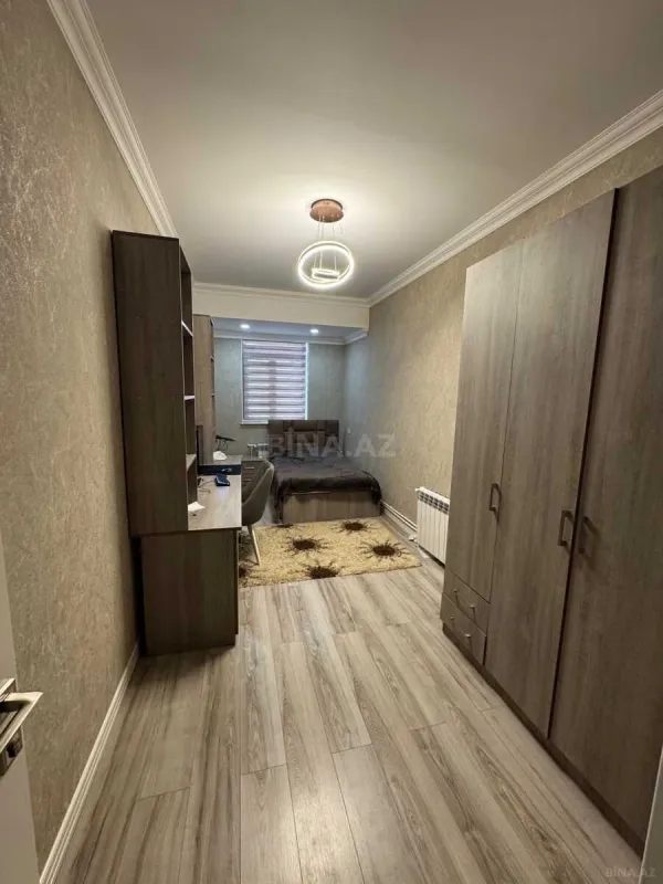 Satılır 4 otaqlı mənzil 147 m²