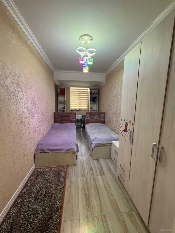 Satılır 4 otaqlı mənzil 147 m²