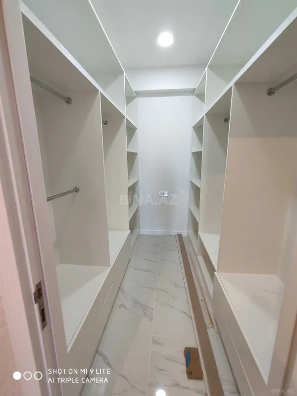 Satılır 4 otaqlı mənzil 147 m²