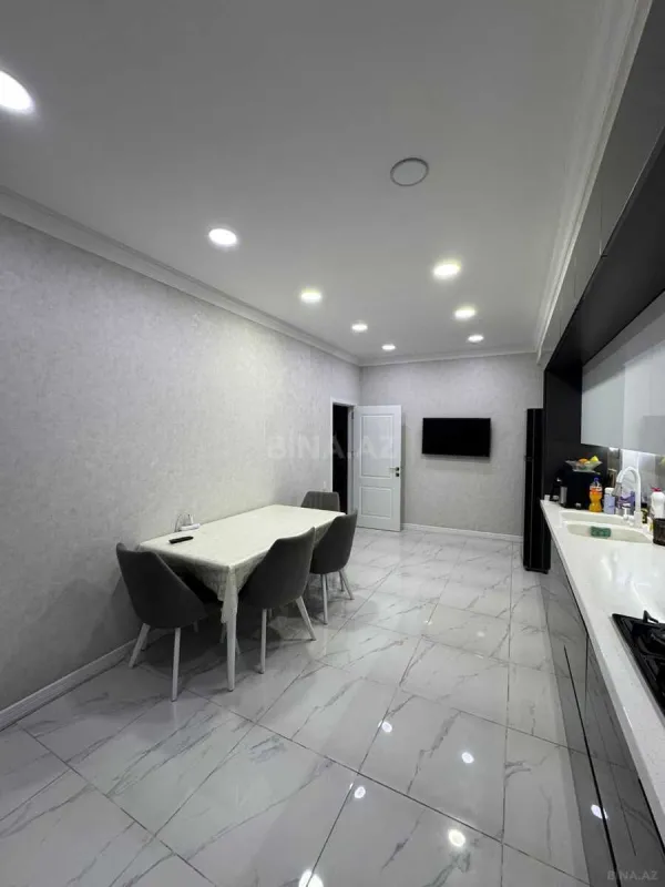 Satılır 4 otaqlı mənzil 147 m²