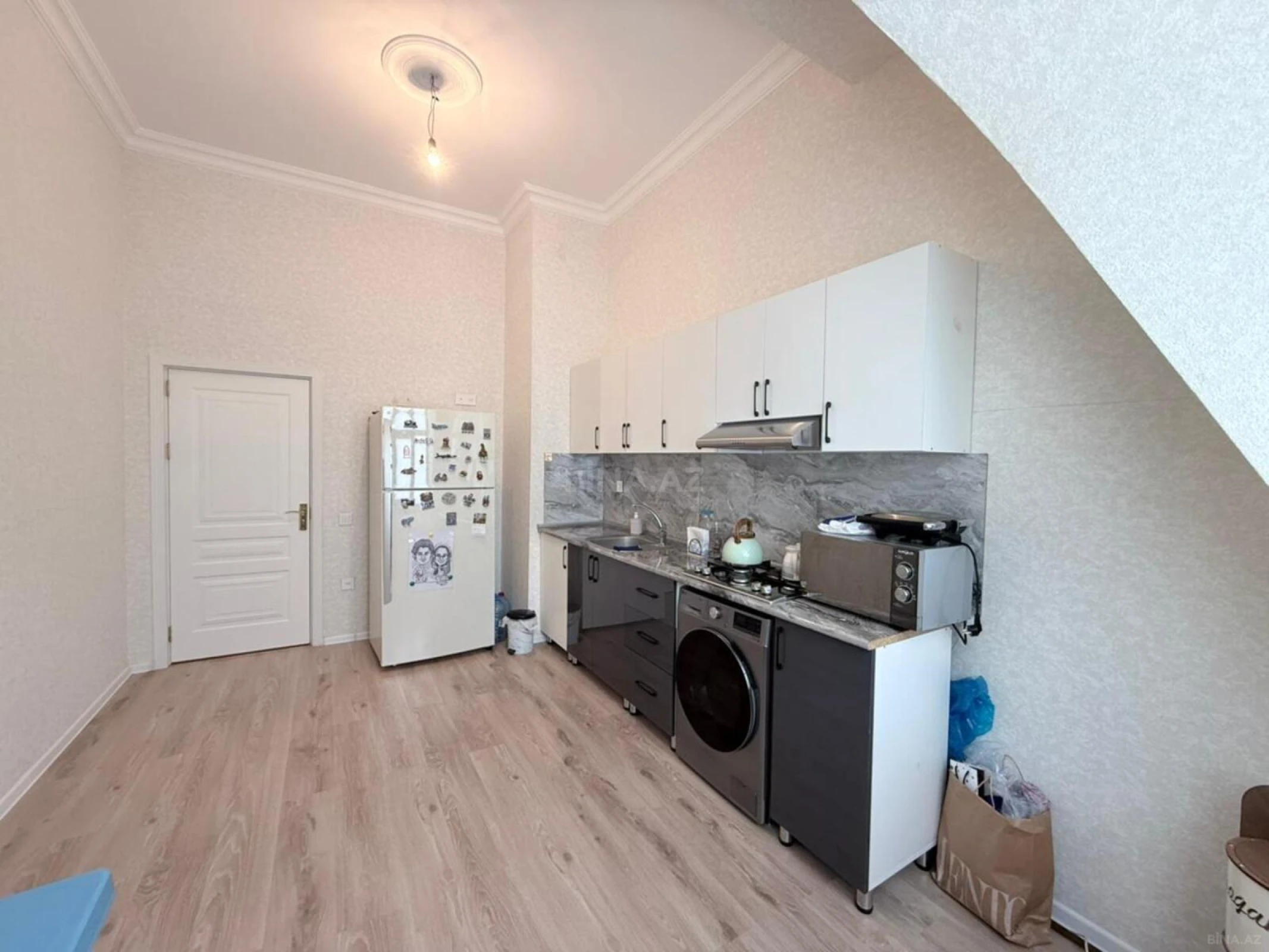 Satılır 2 otaqlı mənzil 73 m²