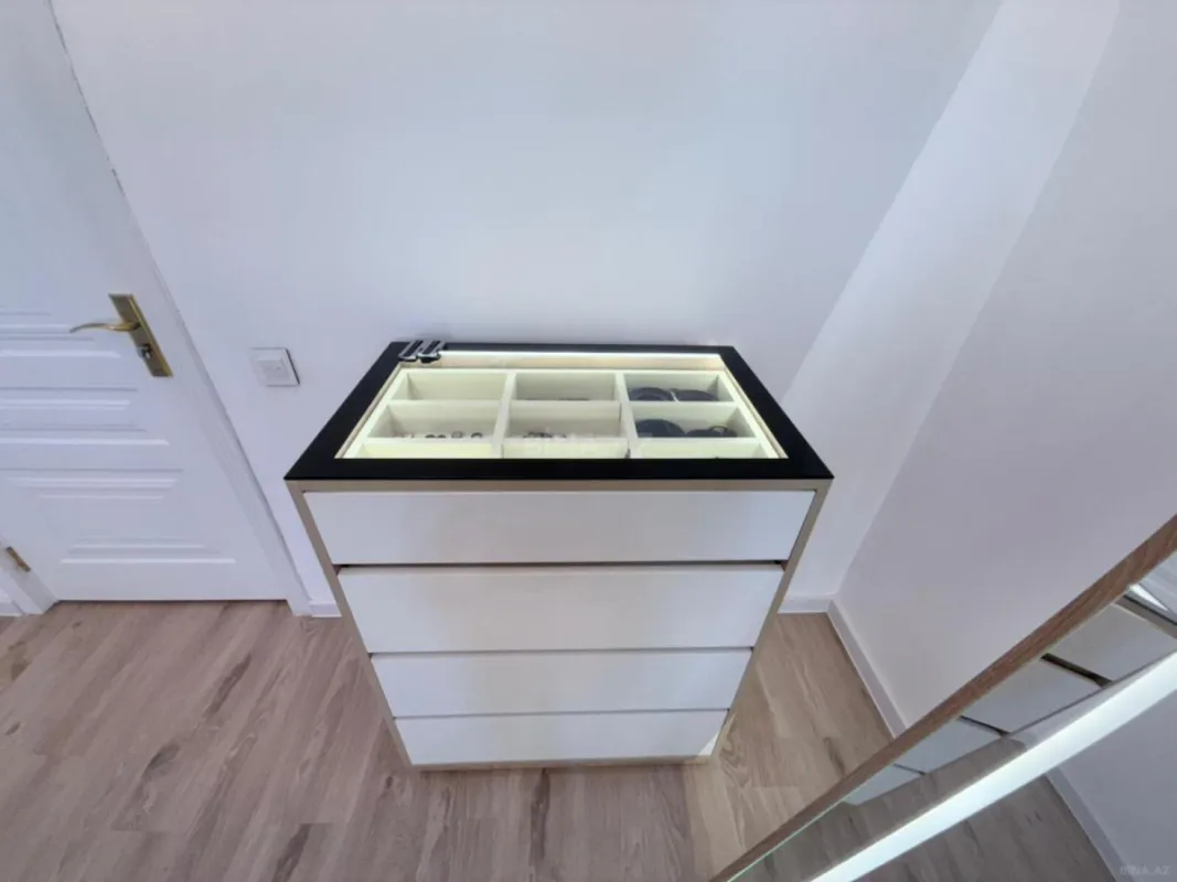 Satılır 2 otaqlı mənzil 73 m²