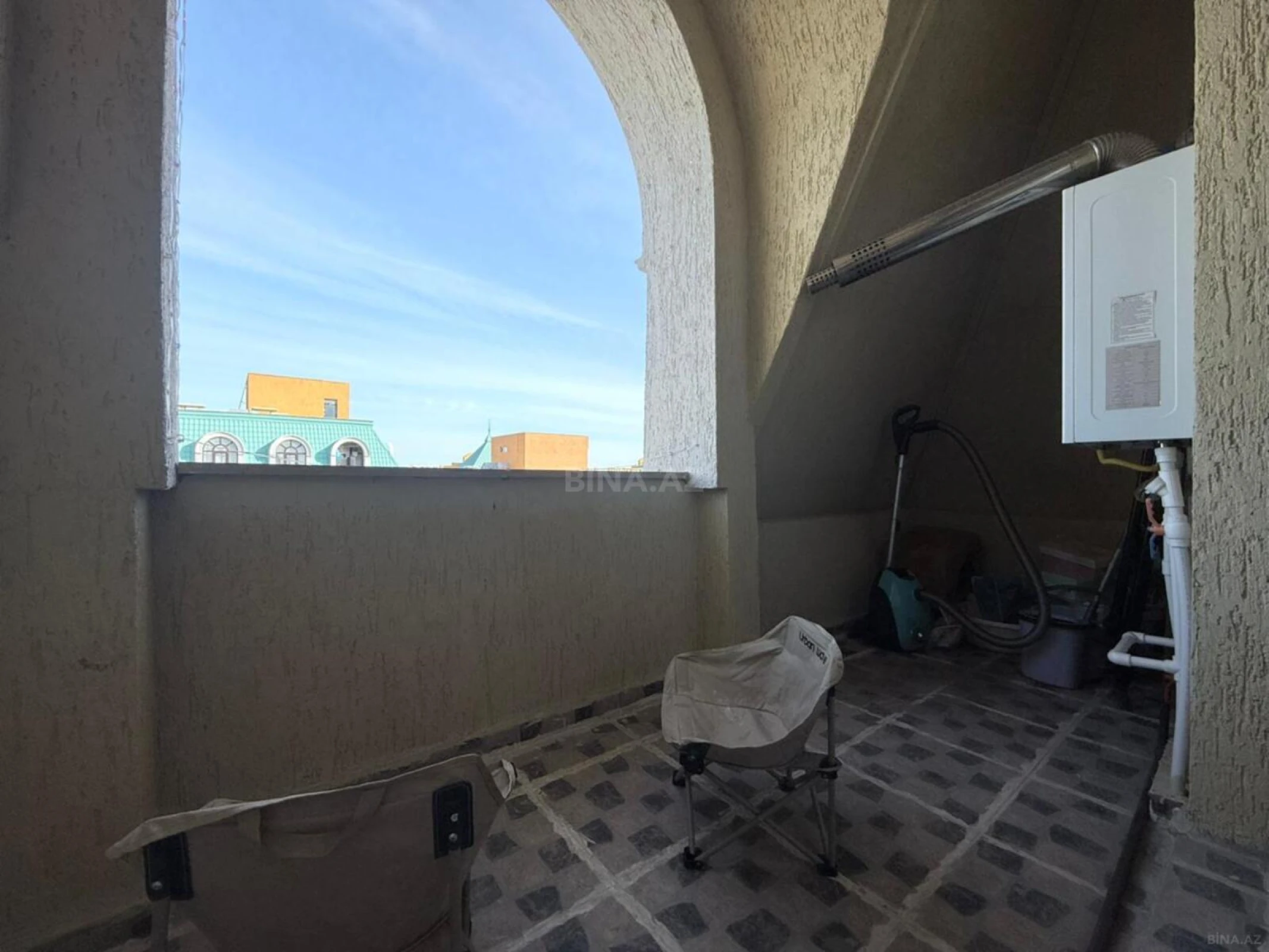 Satılır 2 otaqlı mənzil 73 m²