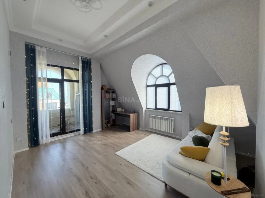 Satılır 2 otaqlı mənzil 73 m²