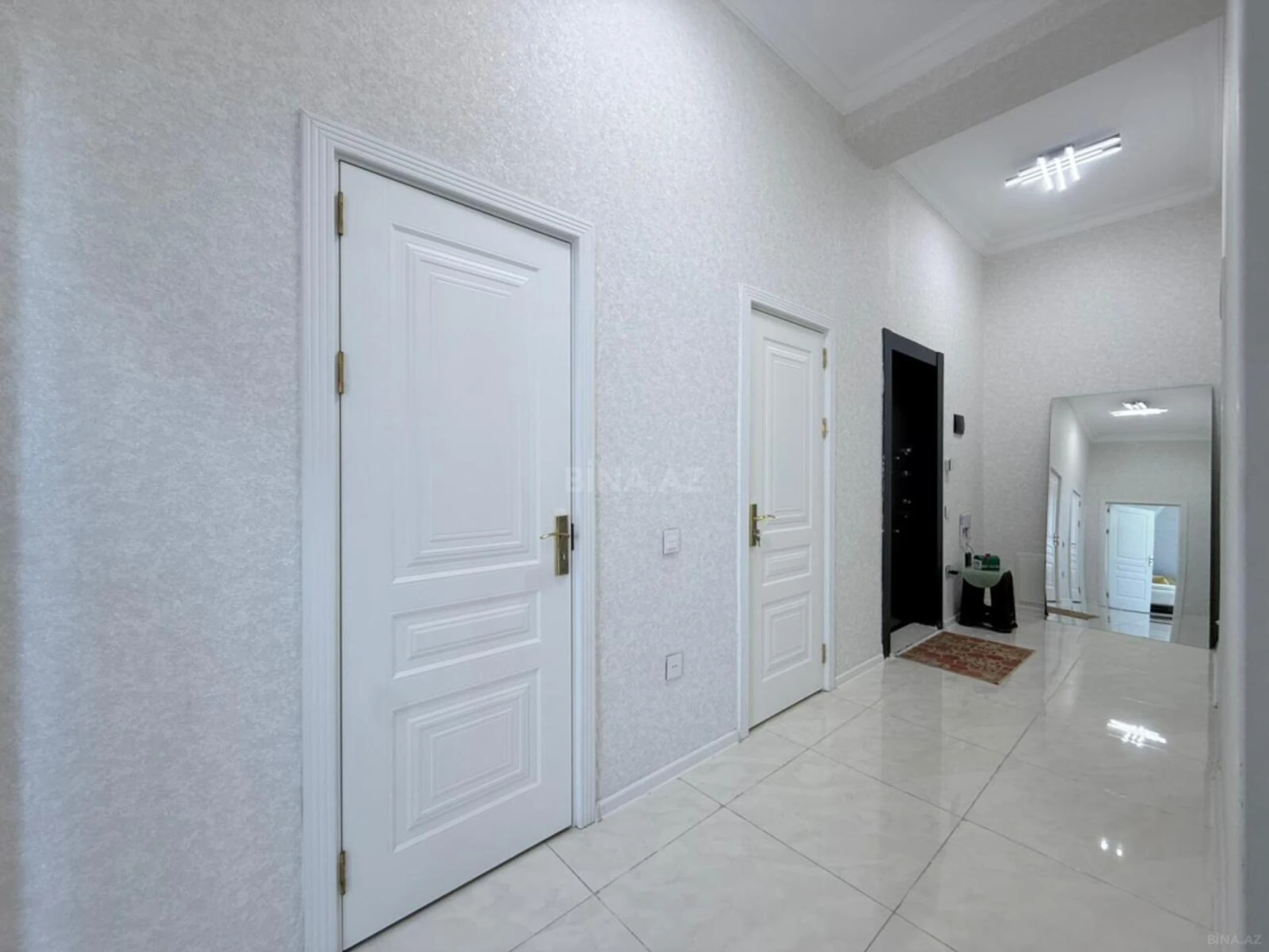 Satılır 2 otaqlı mənzil 73 m²
