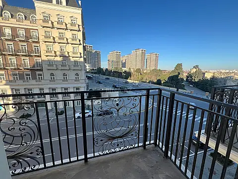 Satılır 3 otaqlı mənzil 105 m²