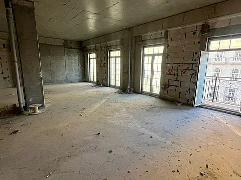 Satılır 3 otaqlı mənzil 105 m²