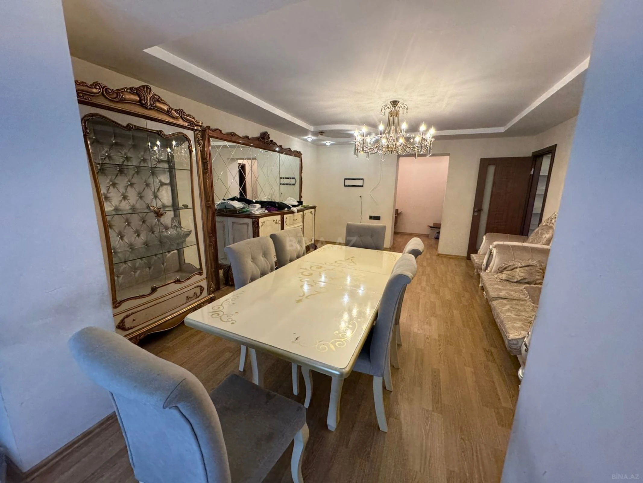 Kirayə verilir 4 otaqlı mənzil 115 m²