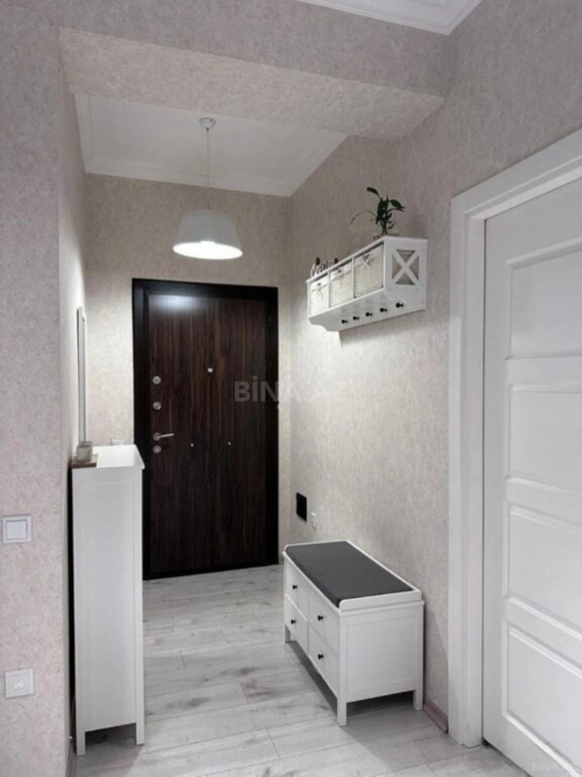 Satılır 3 otaqlı mənzil 101 m²