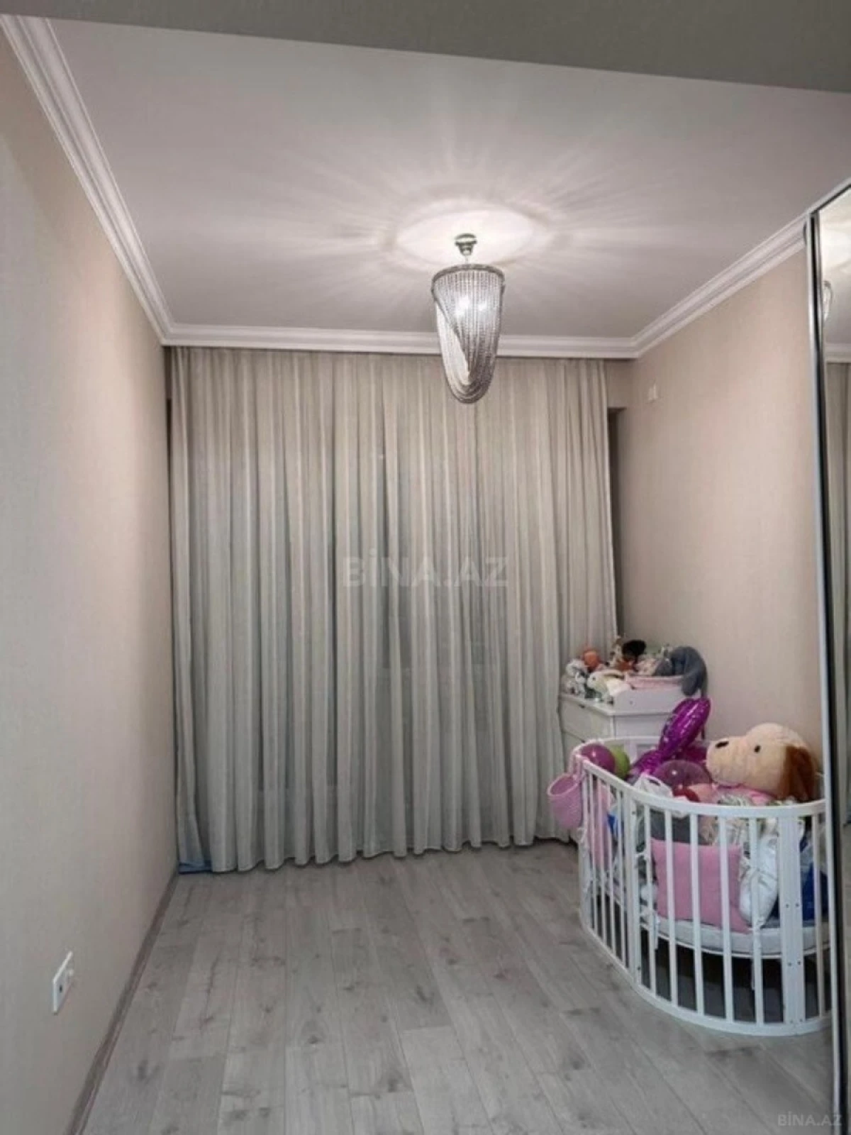 Satılır 3 otaqlı mənzil 101 m²