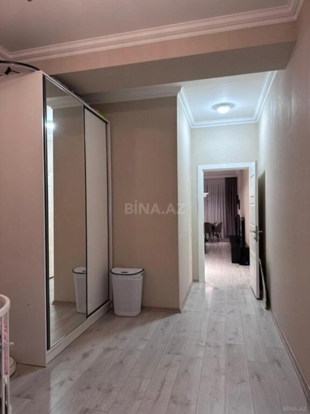 Satılır 3 otaqlı mənzil 101 m²