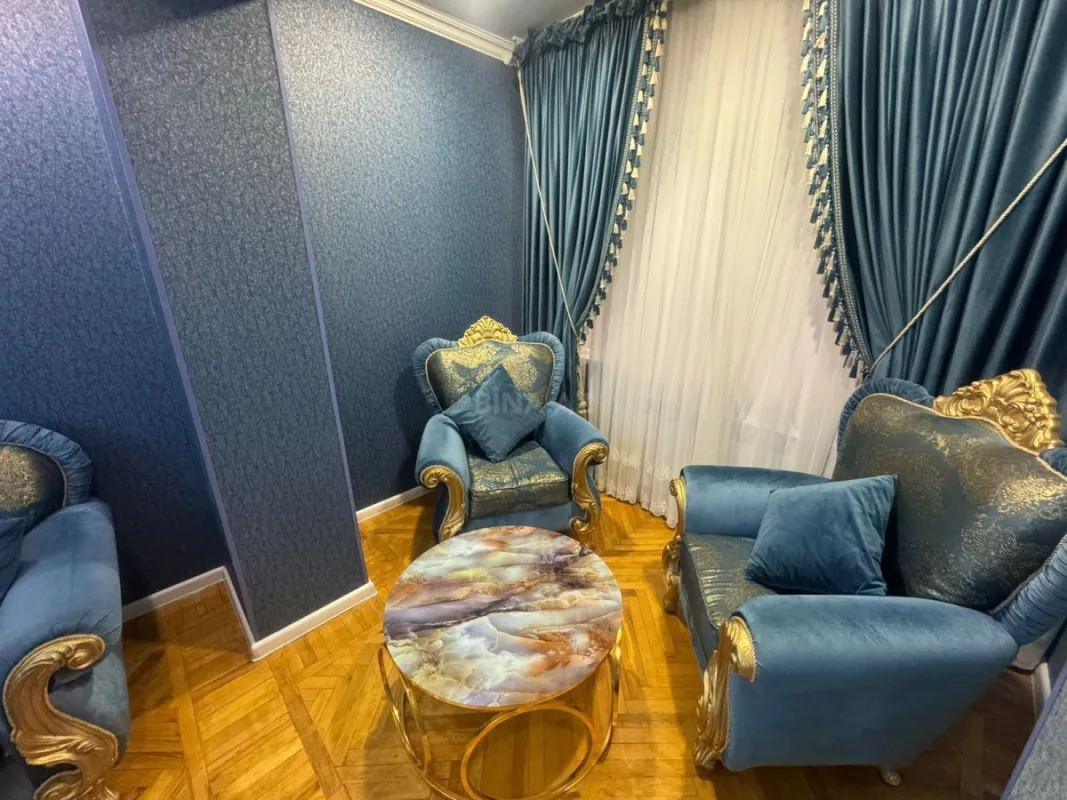 Kirayə verilir 4 otaqlı mənzil 125 m²