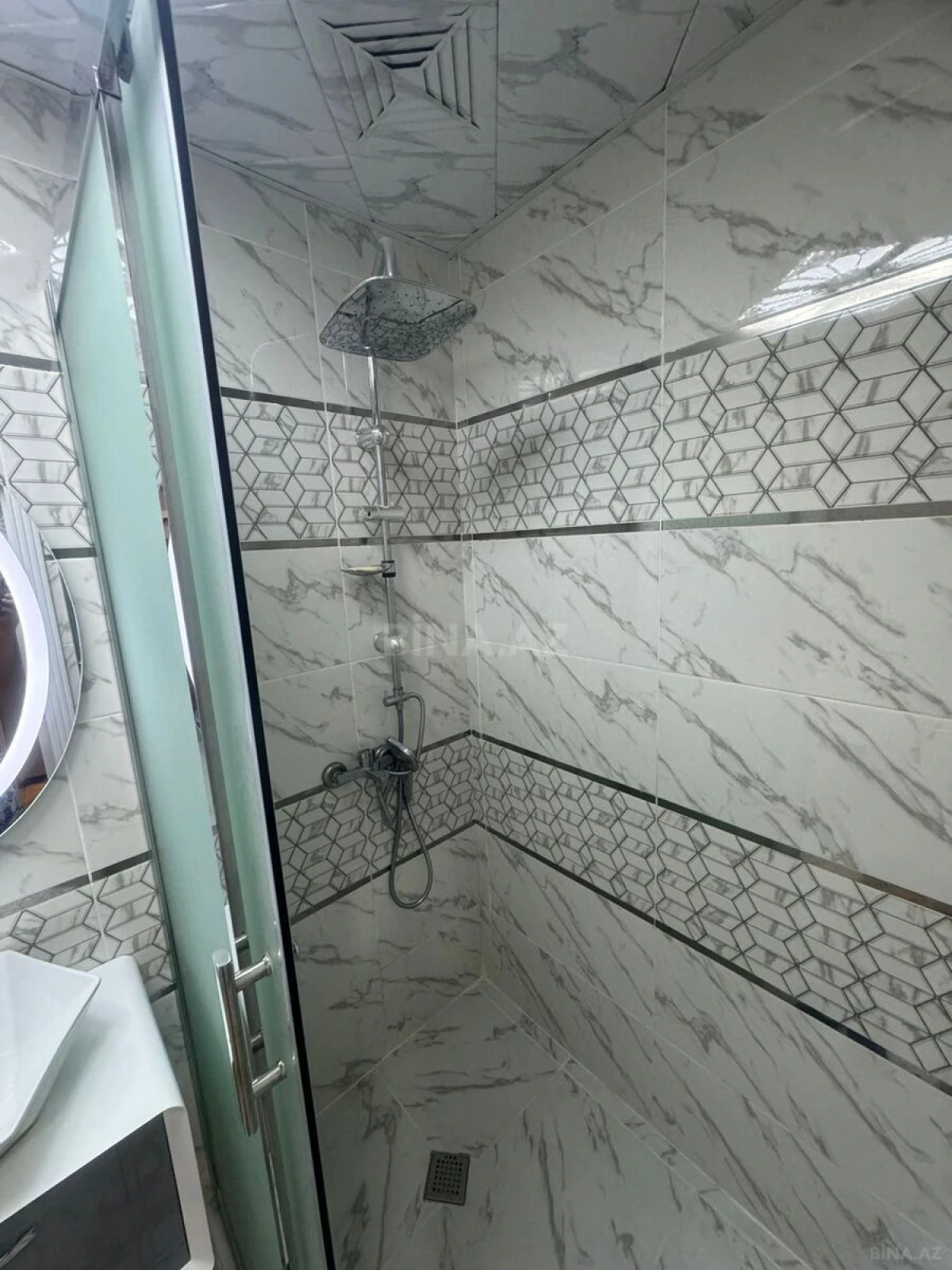 Kirayə verilir 4 otaqlı mənzil 125 m²