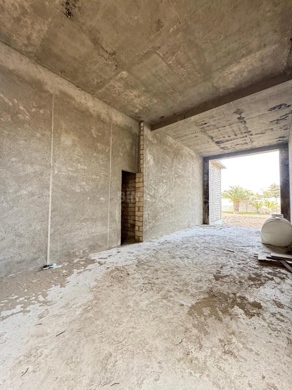 Satılır 10 otaqlı həyət evi 1200 m²