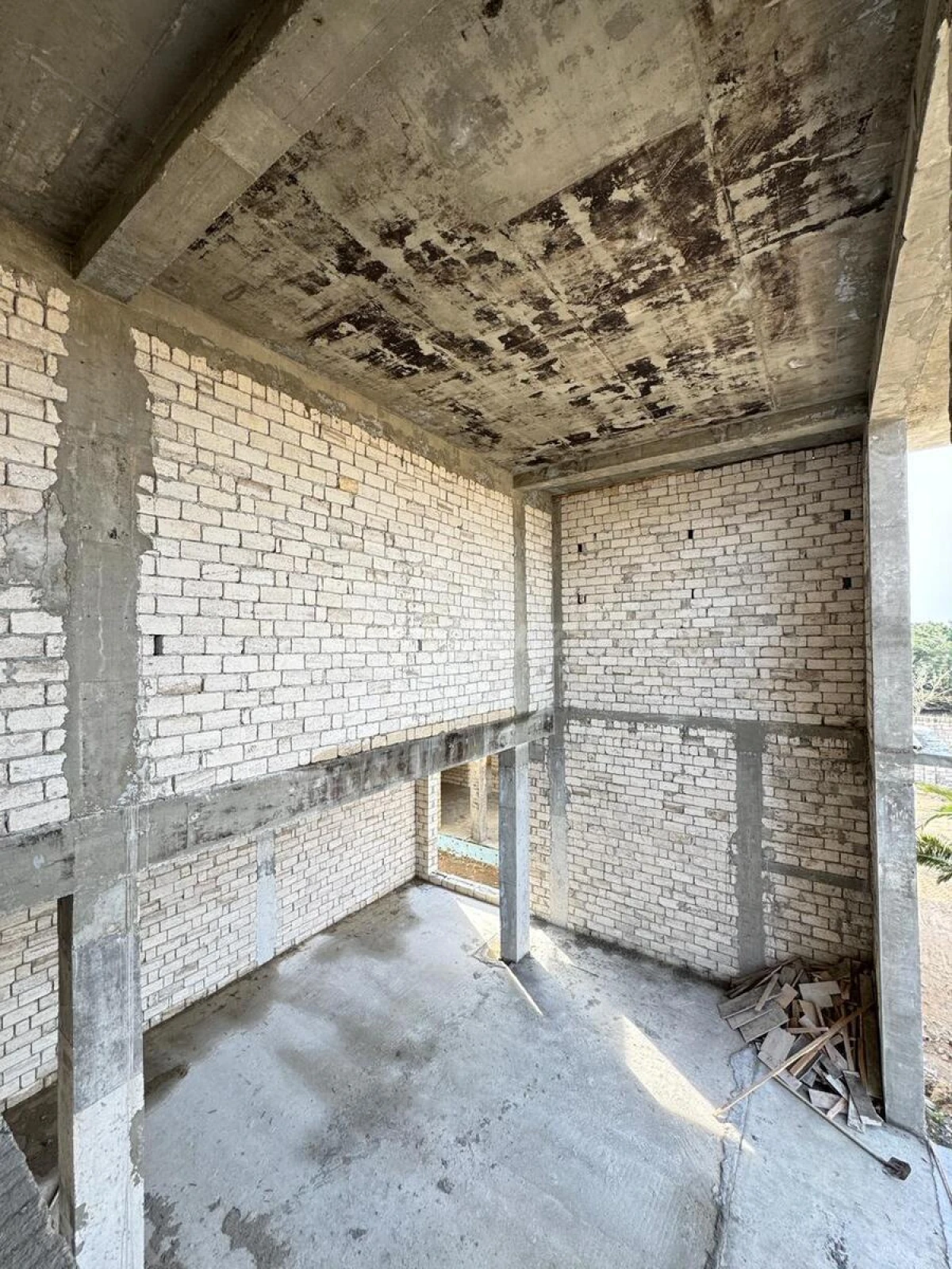 Satılır 10 otaqlı həyət evi 1200 m²