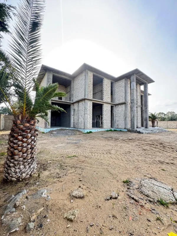 Satılır 10 otaqlı həyət evi 1200 m²