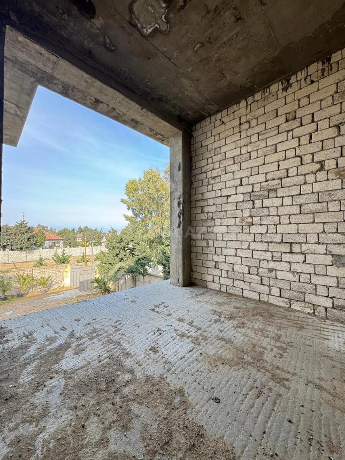 Satılır 10 otaqlı həyət evi 1200 m²