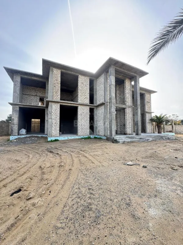 Satılır 10 otaqlı həyət evi 1200 m²