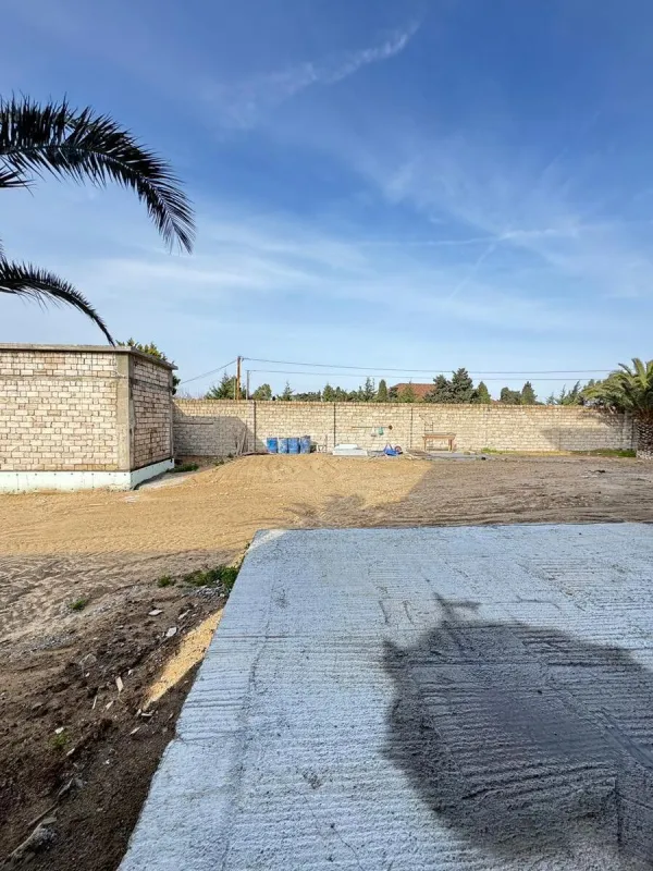 Satılır 10 otaqlı həyət evi 1200 m²