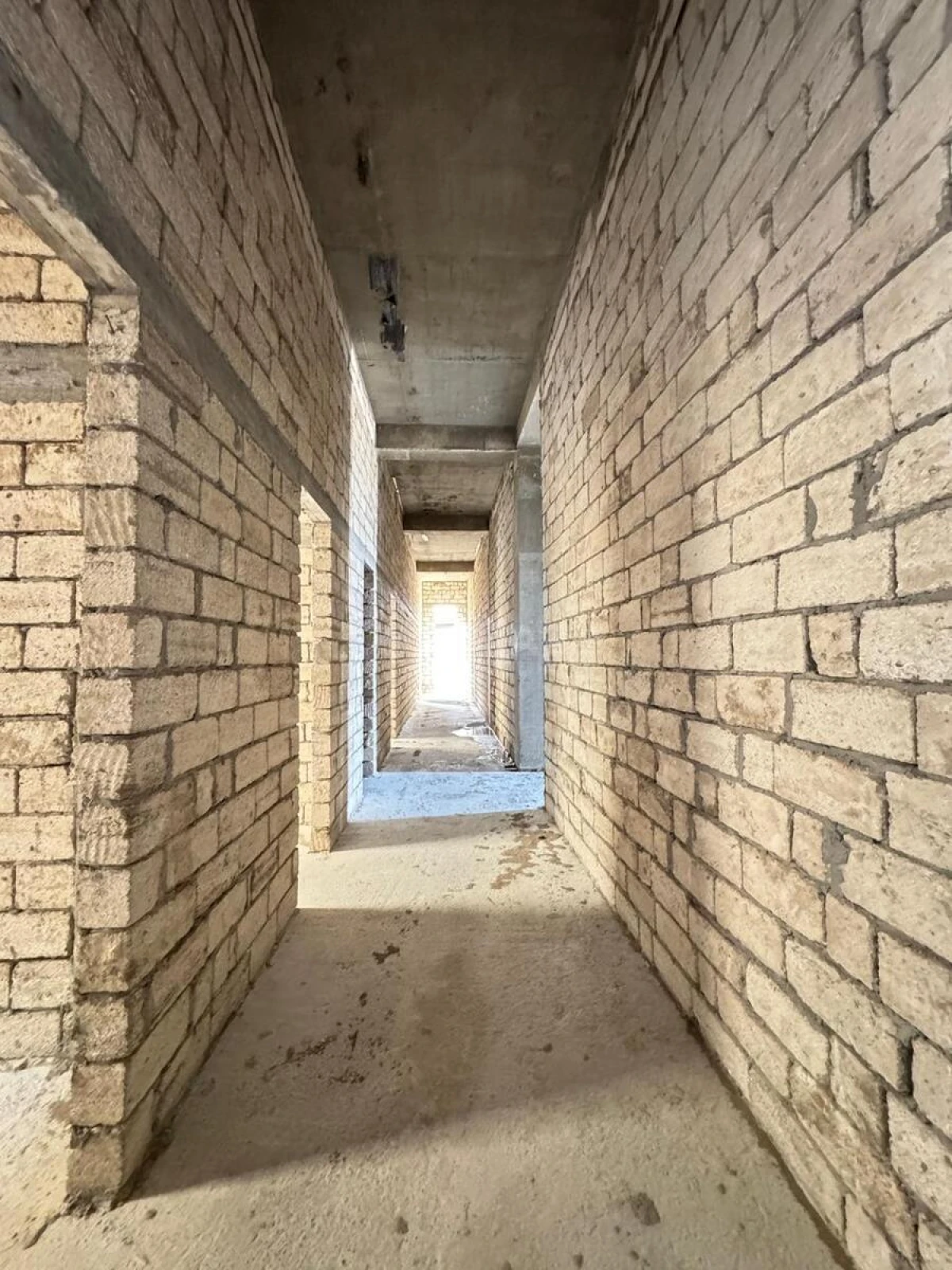 Satılır 10 otaqlı həyət evi 1200 m²