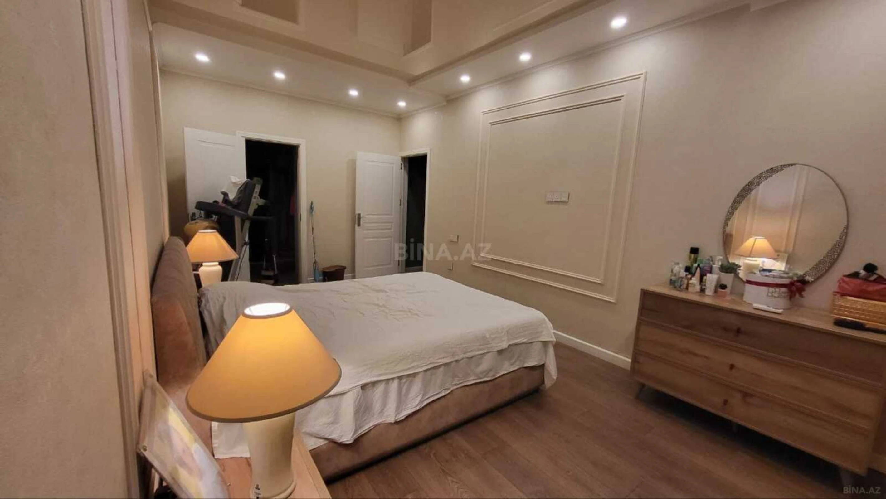 Satılır 4 otaqlı mənzil 147 m²
