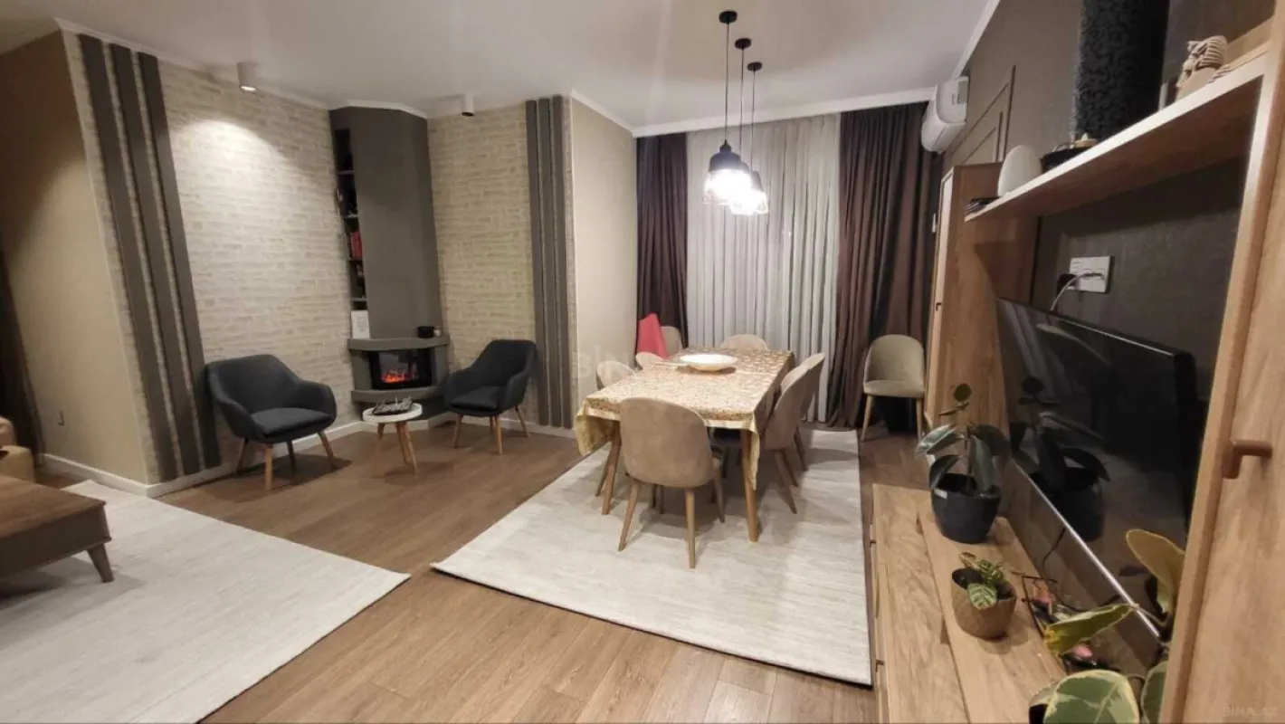 Satılır 4 otaqlı mənzil 147 m²