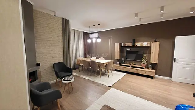 Satılır 4 otaqlı mənzil 147 m²