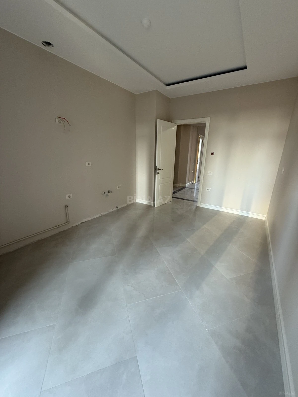 Satılır 4 otaqlı mənzil 130 m²