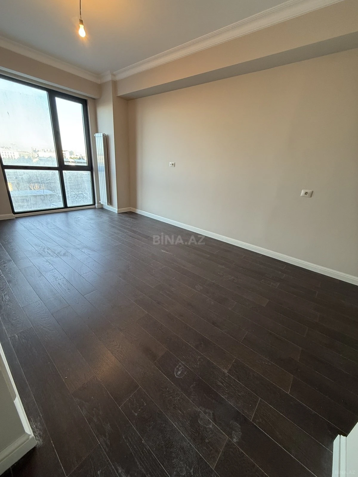 Satılır 4 otaqlı mənzil 130 m²