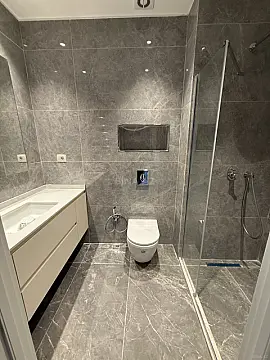 Satılır 4 otaqlı mənzil 130 m²