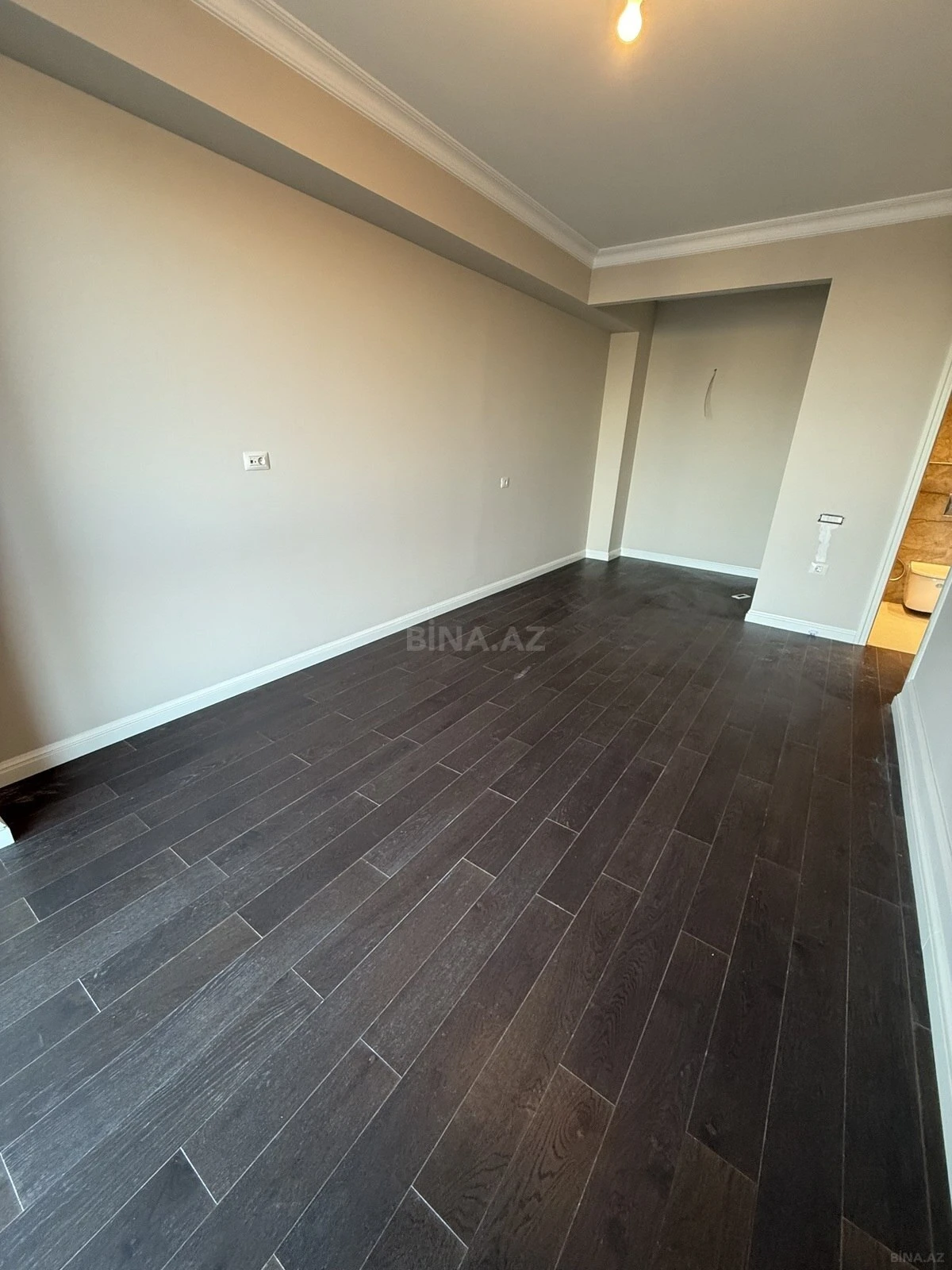 Satılır 4 otaqlı mənzil 130 m²