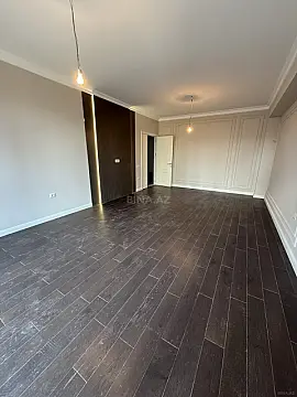 Satılır 4 otaqlı mənzil 130 m²