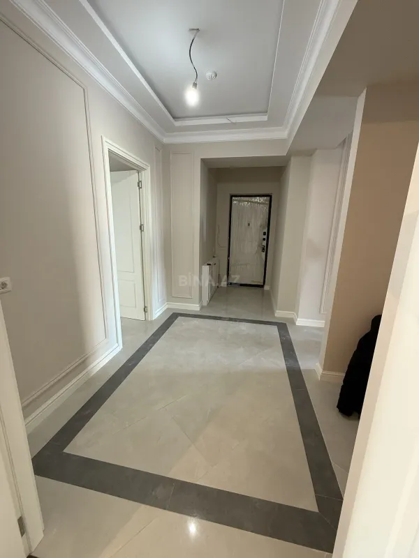 Satılır 4 otaqlı mənzil 130 m²