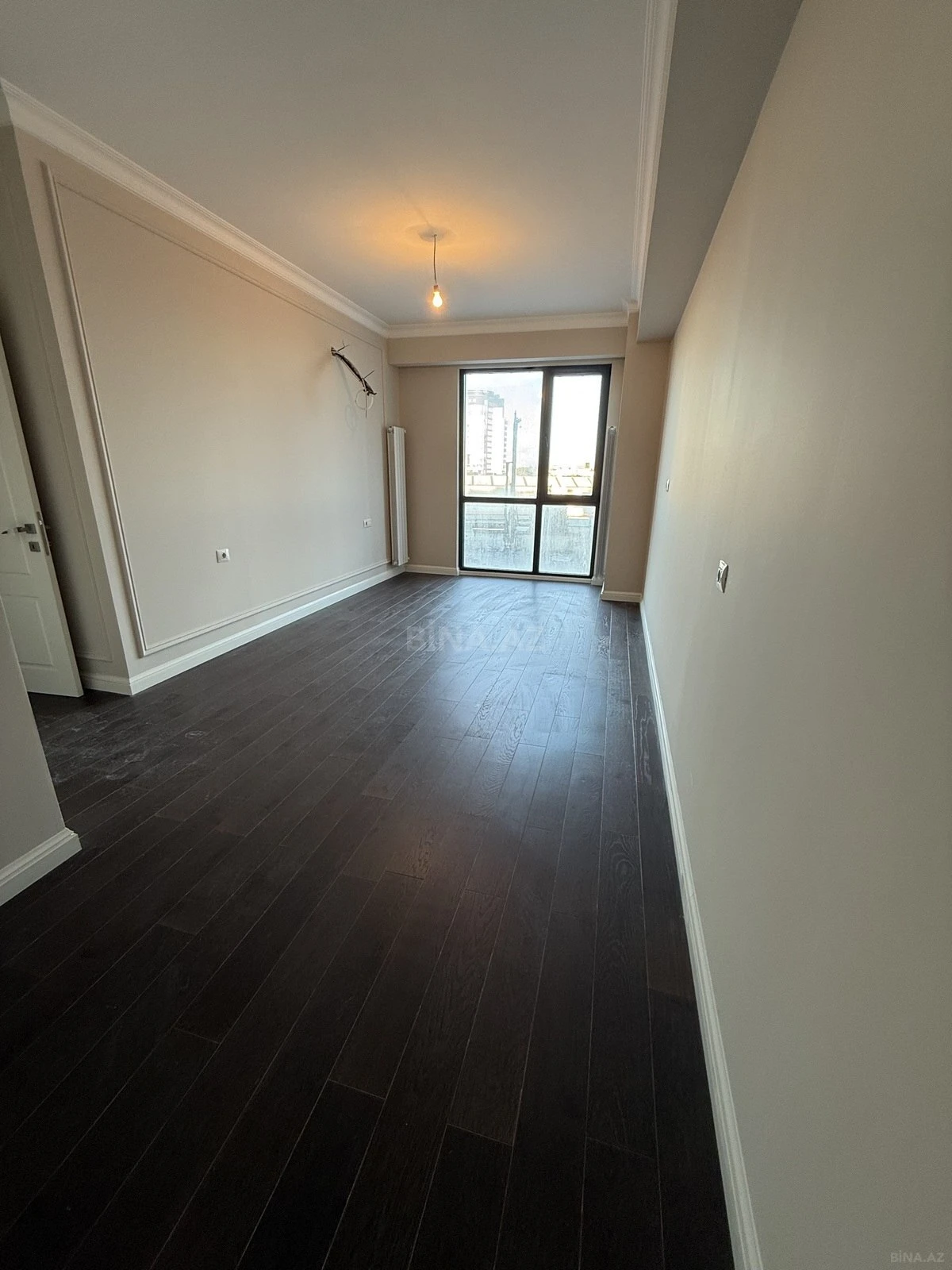 Satılır 4 otaqlı mənzil 130 m²