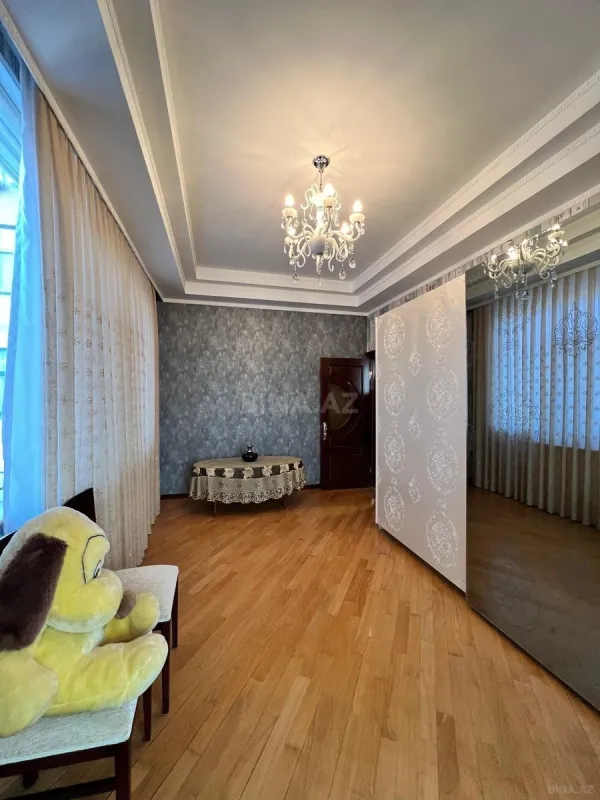 Satılır 4 otaqlı mənzil 171 m²
