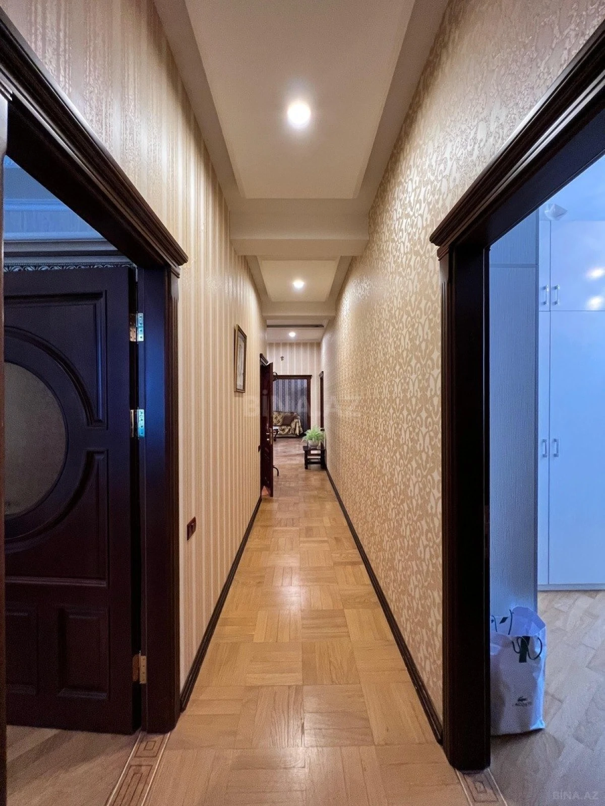 Satılır 4 otaqlı mənzil 171 m²