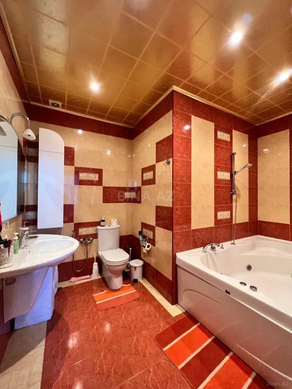 Satılır 4 otaqlı mənzil 171 m²