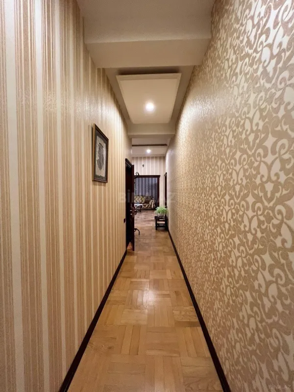 Satılır 4 otaqlı mənzil 171 m²