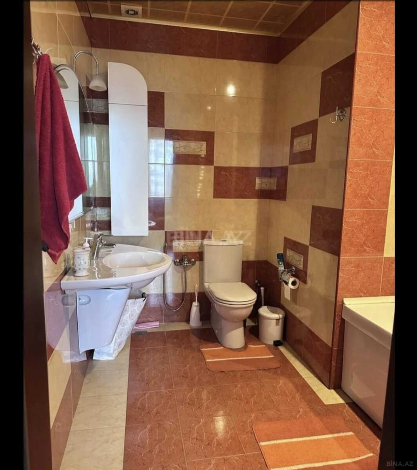 Satılır 4 otaqlı mənzil 165 m²