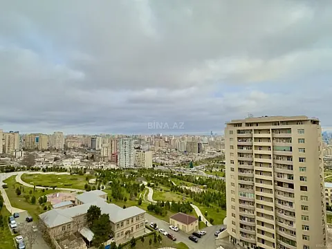 Satılır 4 otaqlı mənzil 165 m²