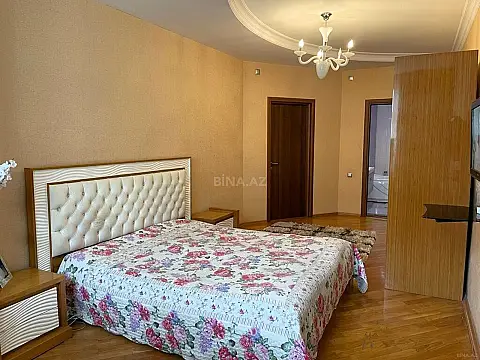 Satılır 3 otaqlı mənzil 159 m²