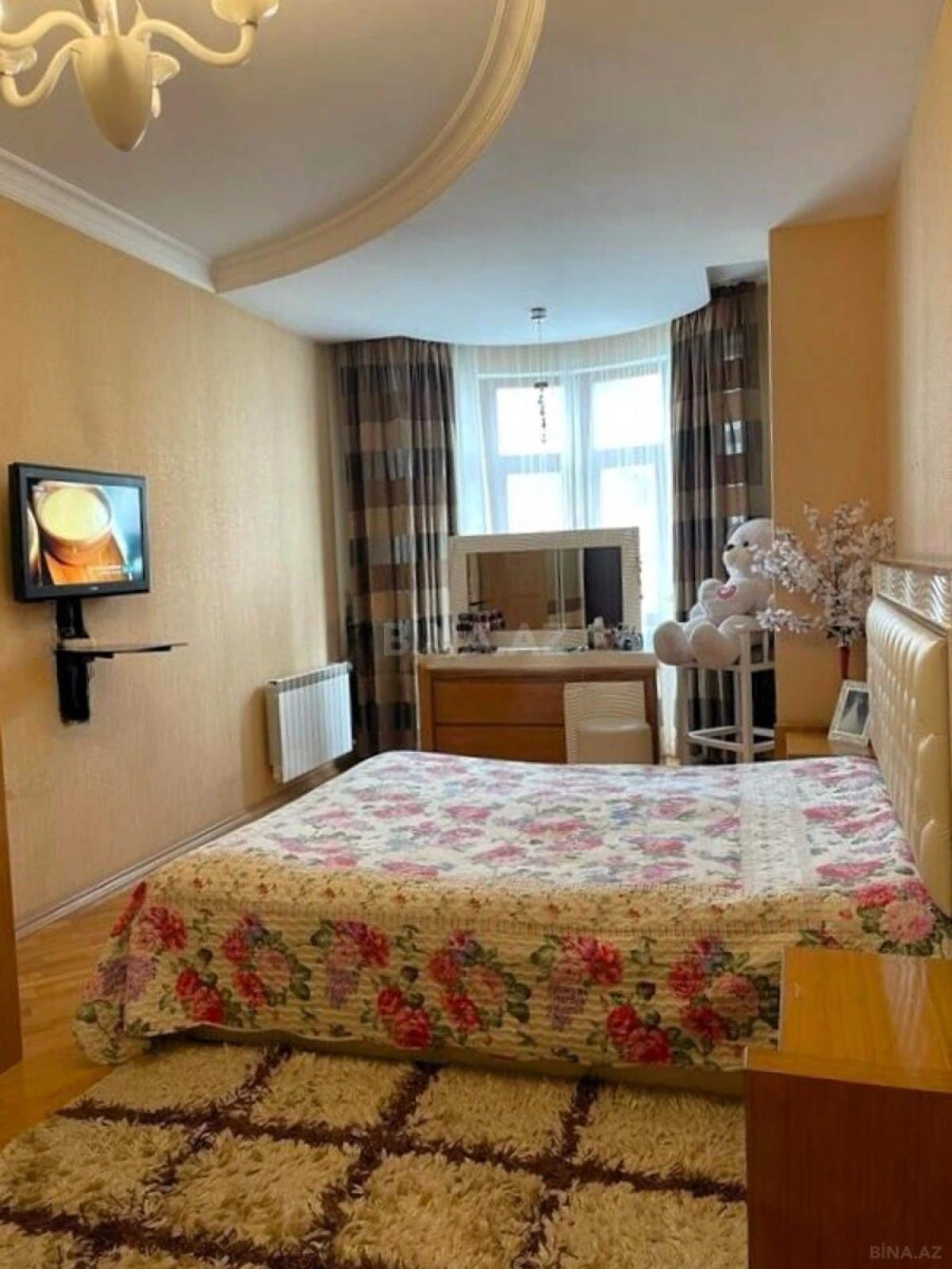 Satılır 3 otaqlı mənzil 159 m²