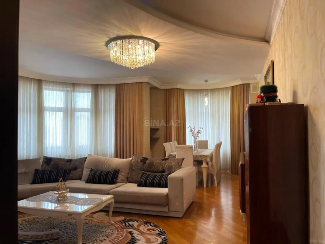 Satılır 3 otaqlı mənzil 159 m²