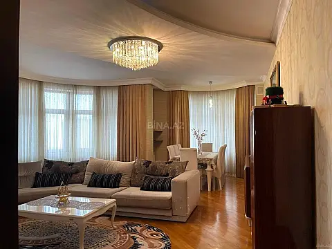 Satılır 3 otaqlı mənzil 159 m²