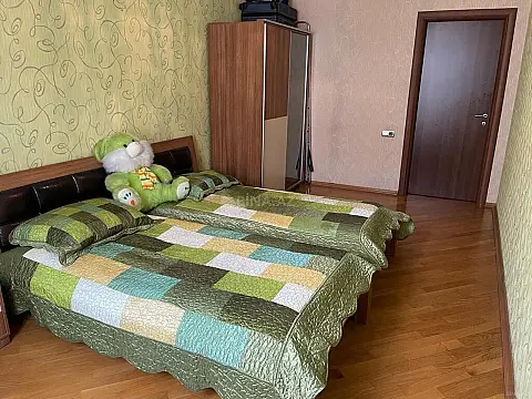 Satılır 3 otaqlı mənzil 159 m²