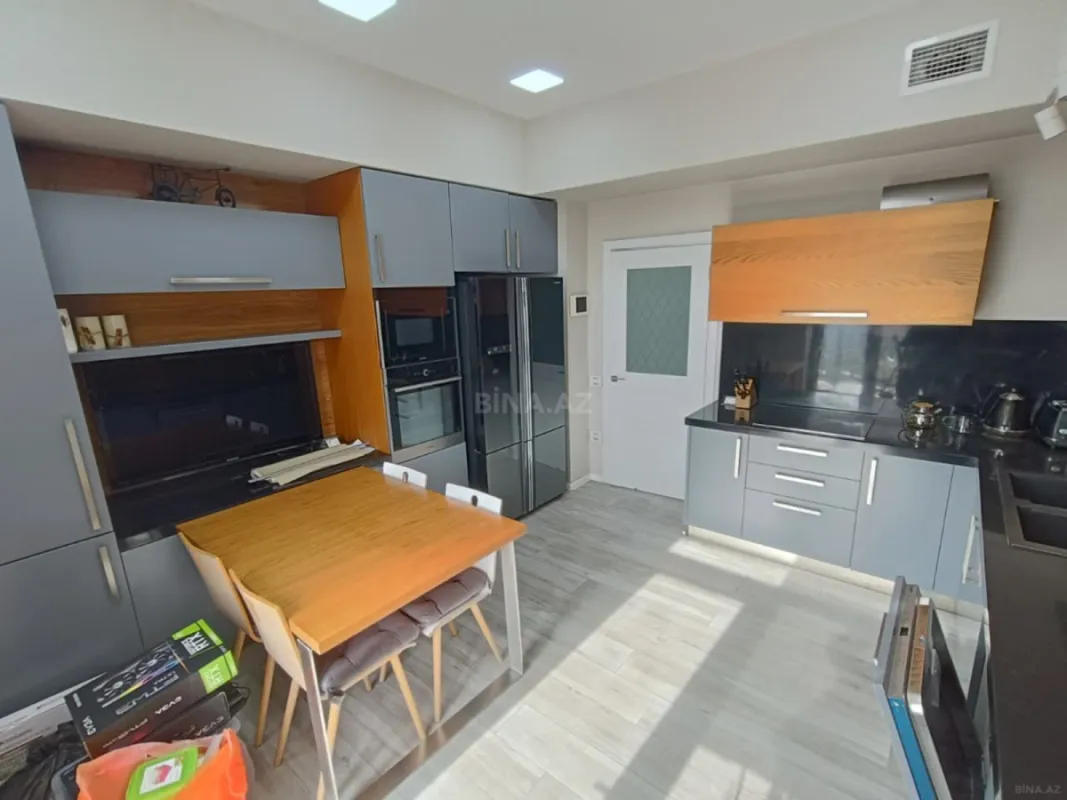 Kirayə verilir 4 otaqlı mənzil 200 m²