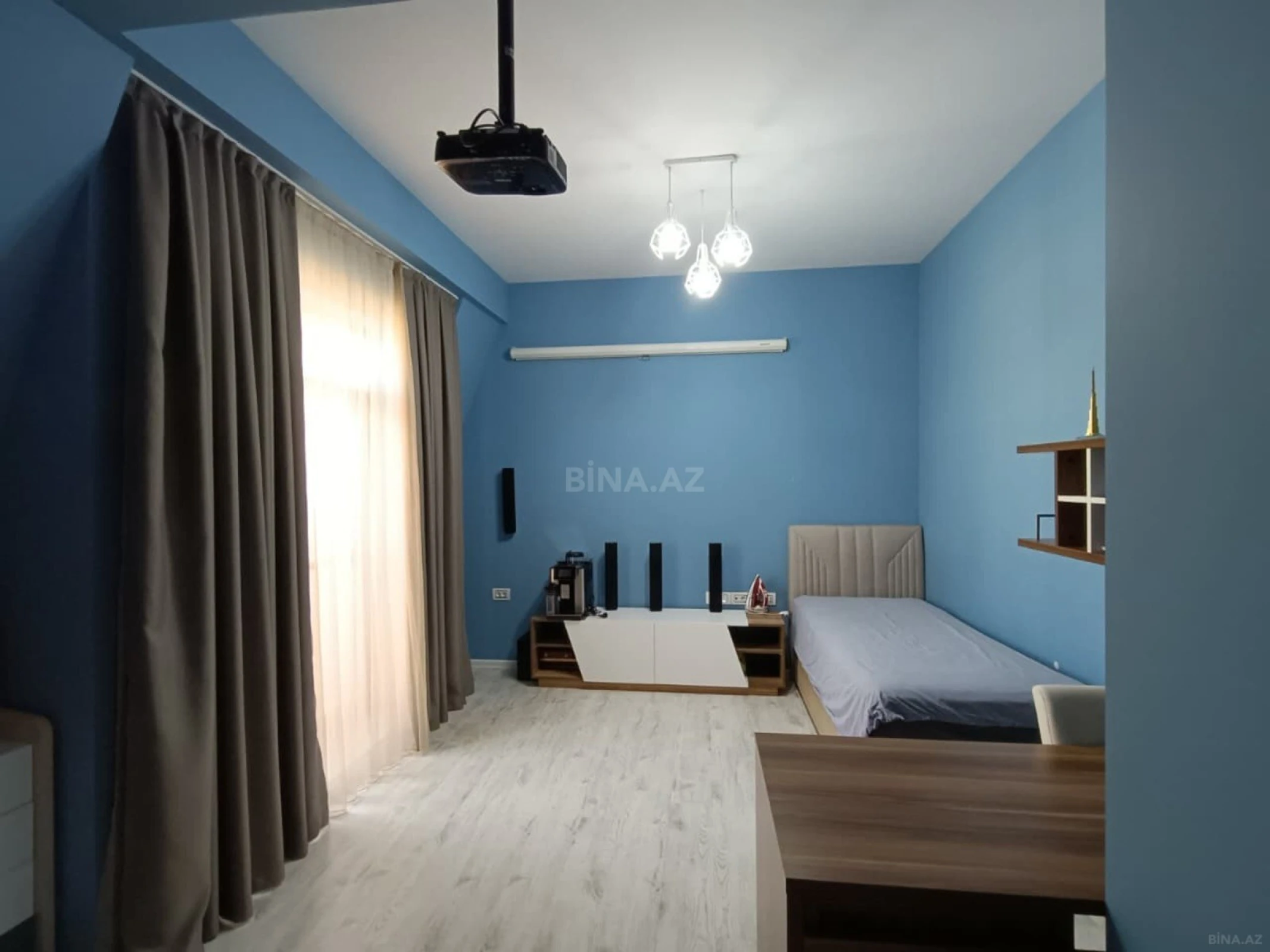 Kirayə verilir 4 otaqlı mənzil 200 m²