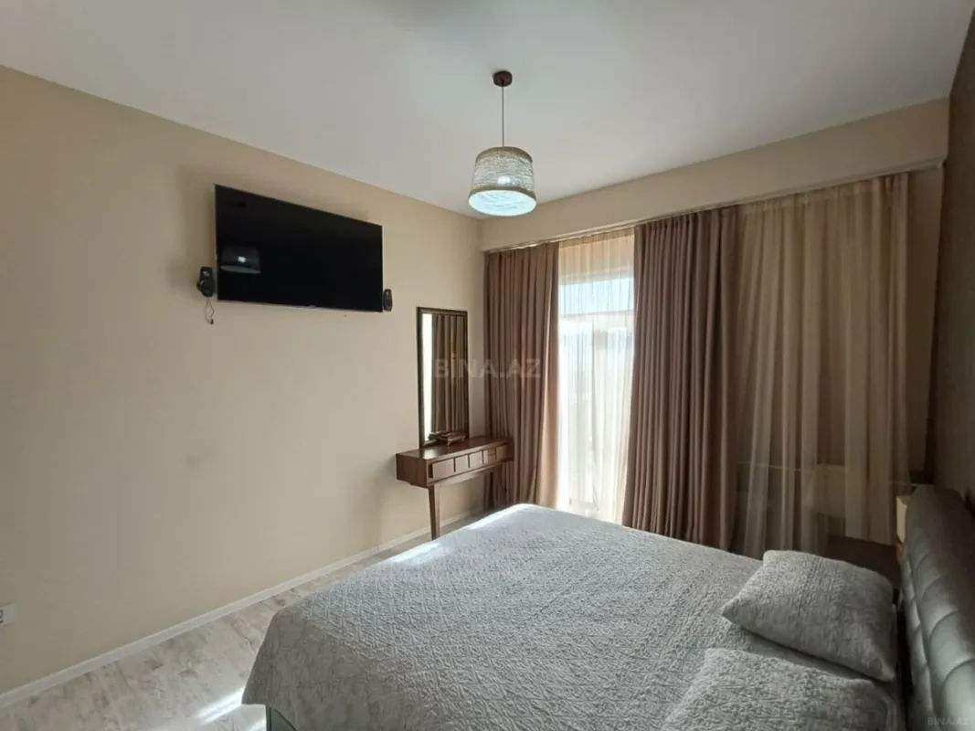 Kirayə verilir 4 otaqlı mənzil 200 m²