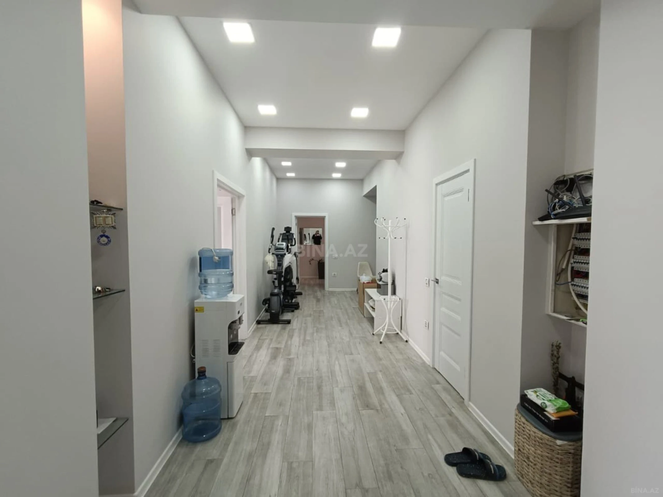 Kirayə verilir 4 otaqlı mənzil 200 m²
