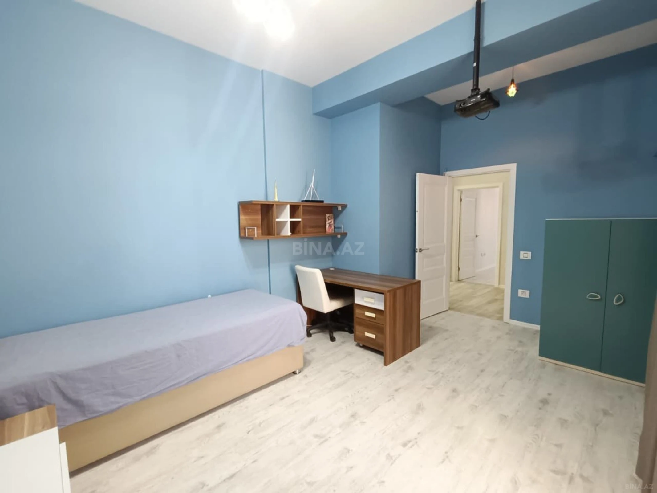 Kirayə verilir 4 otaqlı mənzil 200 m²